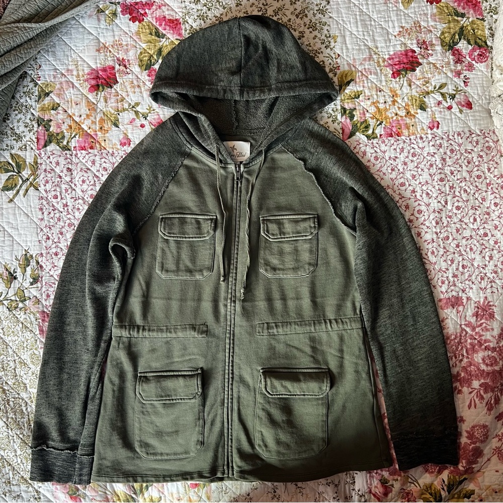 Women’s Others Follow brand utility style zip up jacket size M